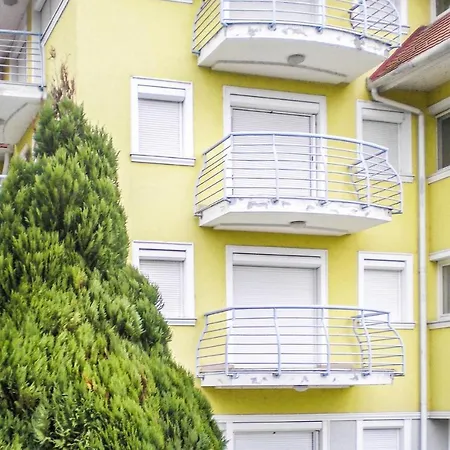 One-bedroom In Apartment *